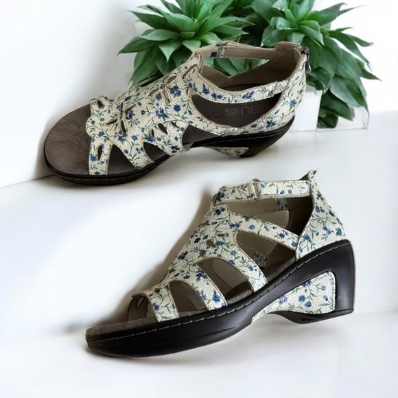 JBU Jambu Northstar Laser Cut Wedge Sandal Ditzy Floral Women Size 9.5 - Picture 3 of 14